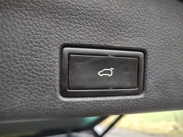 VOLKSWAGEN Sharan Highline DSG