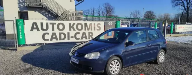 VOLKSWAGEN Golf 