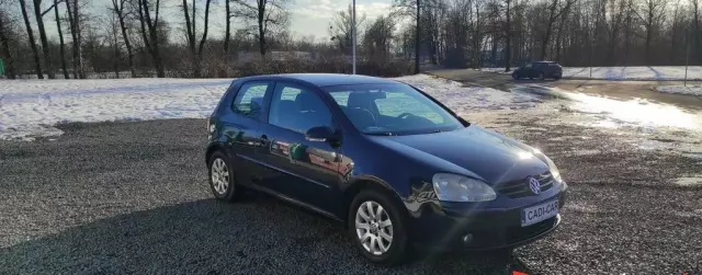 VOLKSWAGEN Golf 
