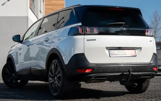 PEUGEOT 5008 BlueHDi 180 EAT8 GT Pack