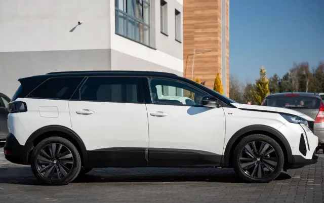 PEUGEOT 5008 BlueHDi 180 EAT8 GT Pack