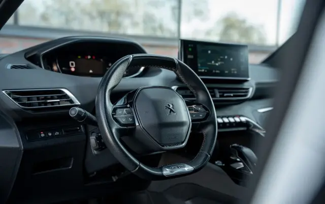 PEUGEOT 5008 BlueHDi 180 EAT8 GT Pack