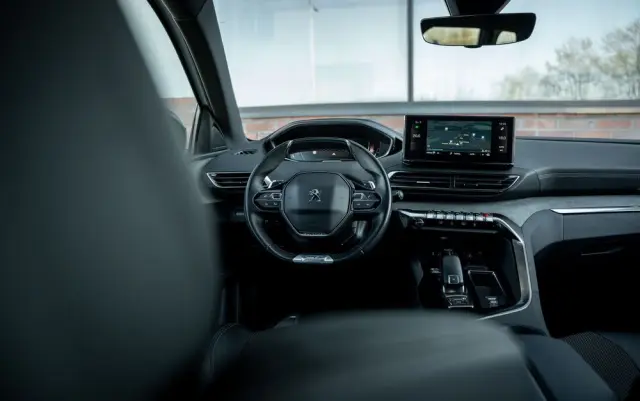 PEUGEOT 5008 BlueHDi 180 EAT8 GT Pack