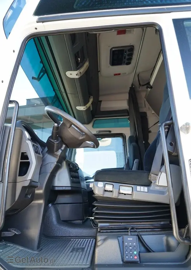 MAN TGX 33.540 / 6x4 / RETARDER / DMC: 100 TON / XXL / KLIMATYZACJA POSTOJOWA /  3 osiowy ciągnik siodłowy /  MANUAL / EURO 5 