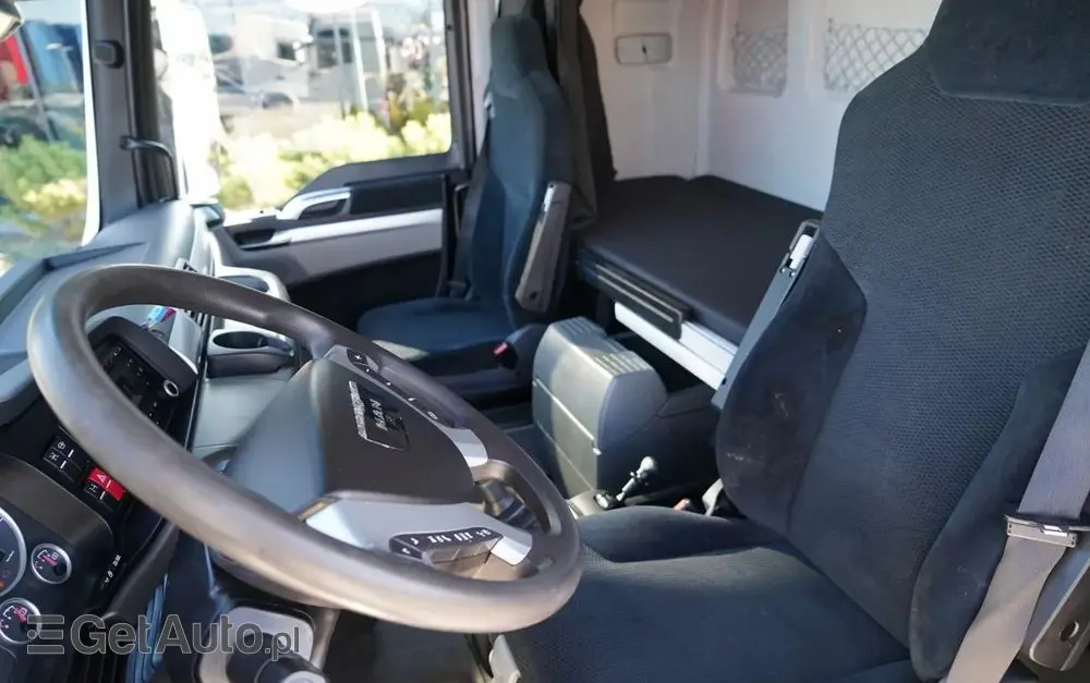 MAN TGX 33.540 / 6x4 / RETARDER / DMC: 100 TON / XXL / KLIMATYZACJA POSTOJOWA /  3 osiowy ciągnik siodłowy /  MANUAL / EURO 5 