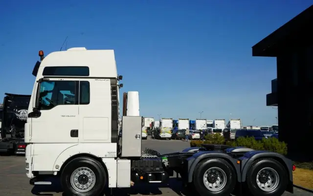 MAN TGX 33.540 / 6x4 / RETARDER / DMC: 100 TON / XXL / KLIMATYZACJA POSTOJOWA /  3 osiowy ciągnik siodłowy /  MANUAL / EURO 5 