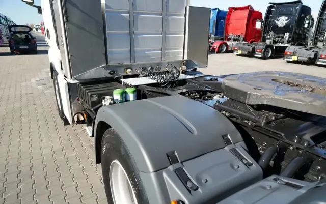 MAN TGX 33.540 / 6x4 / RETARDER / DMC: 100 TON / XXL / KLIMATYZACJA POSTOJOWA /  3 osiowy ciągnik siodłowy /  MANUAL / EURO 5 