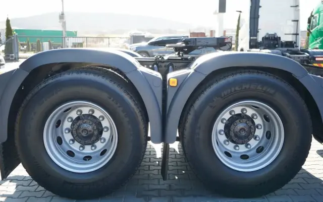 MAN TGX 33.540 / 6x4 / RETARDER / DMC: 100 TON / XXL / KLIMATYZACJA POSTOJOWA /  3 osiowy ciągnik siodłowy /  MANUAL / EURO 5 