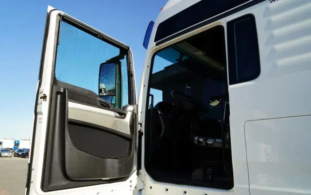 MAN TGX 33.540 / 6x4 / RETARDER / DMC: 100 TON / XXL / KLIMATYZACJA POSTOJOWA /  3 osiowy ciągnik siodłowy /  MANUAL / EURO 5 