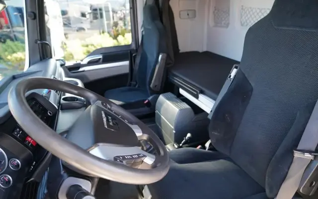 MAN TGX 33.540 / 6x4 / RETARDER / DMC: 100 TON / XXL / KLIMATYZACJA POSTOJOWA /  3 osiowy ciągnik siodłowy /  MANUAL / EURO 5 