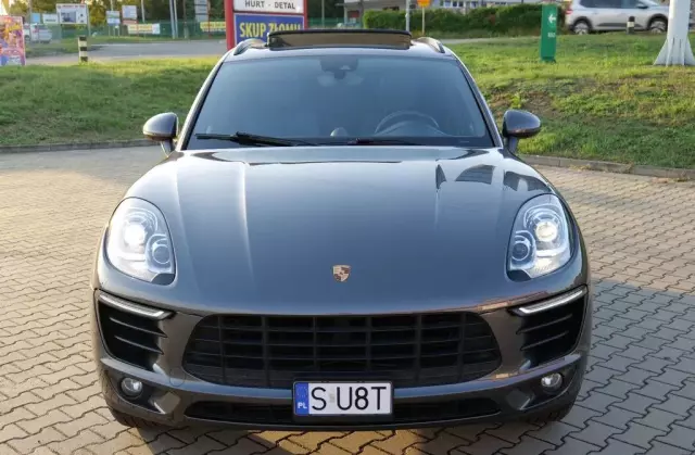 PORSCHE Macan 