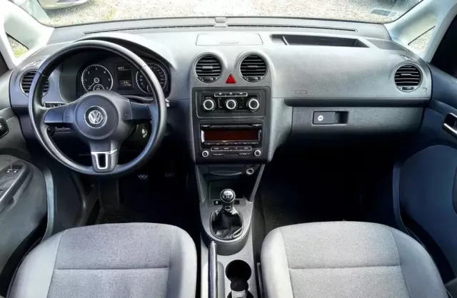 VOLKSWAGEN Caddy California 