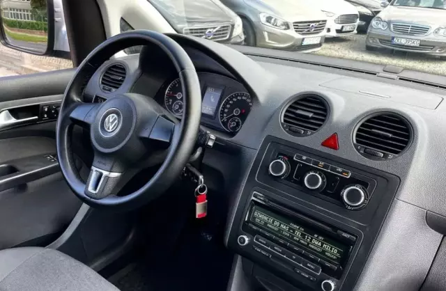 VOLKSWAGEN Caddy California 