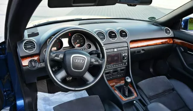 AUDI A4 