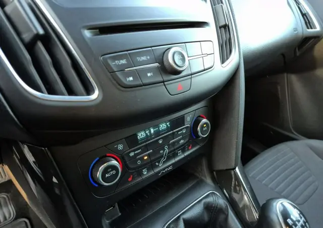 FORD Focus 1.5 EcoBoost Start-Stopp-System TITANIUM