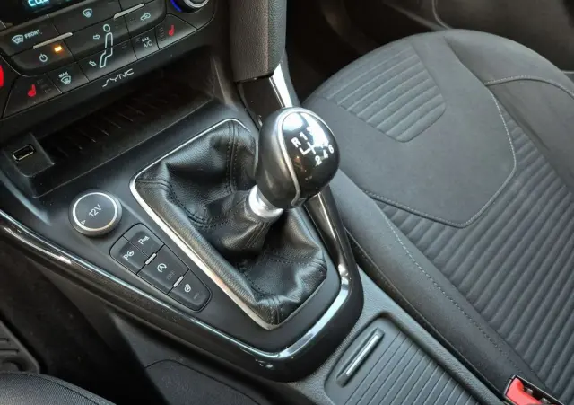 FORD Focus 1.5 EcoBoost Start-Stopp-System TITANIUM