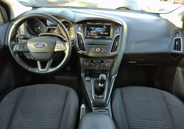 FORD Focus 1.5 EcoBoost Start-Stopp-System TITANIUM