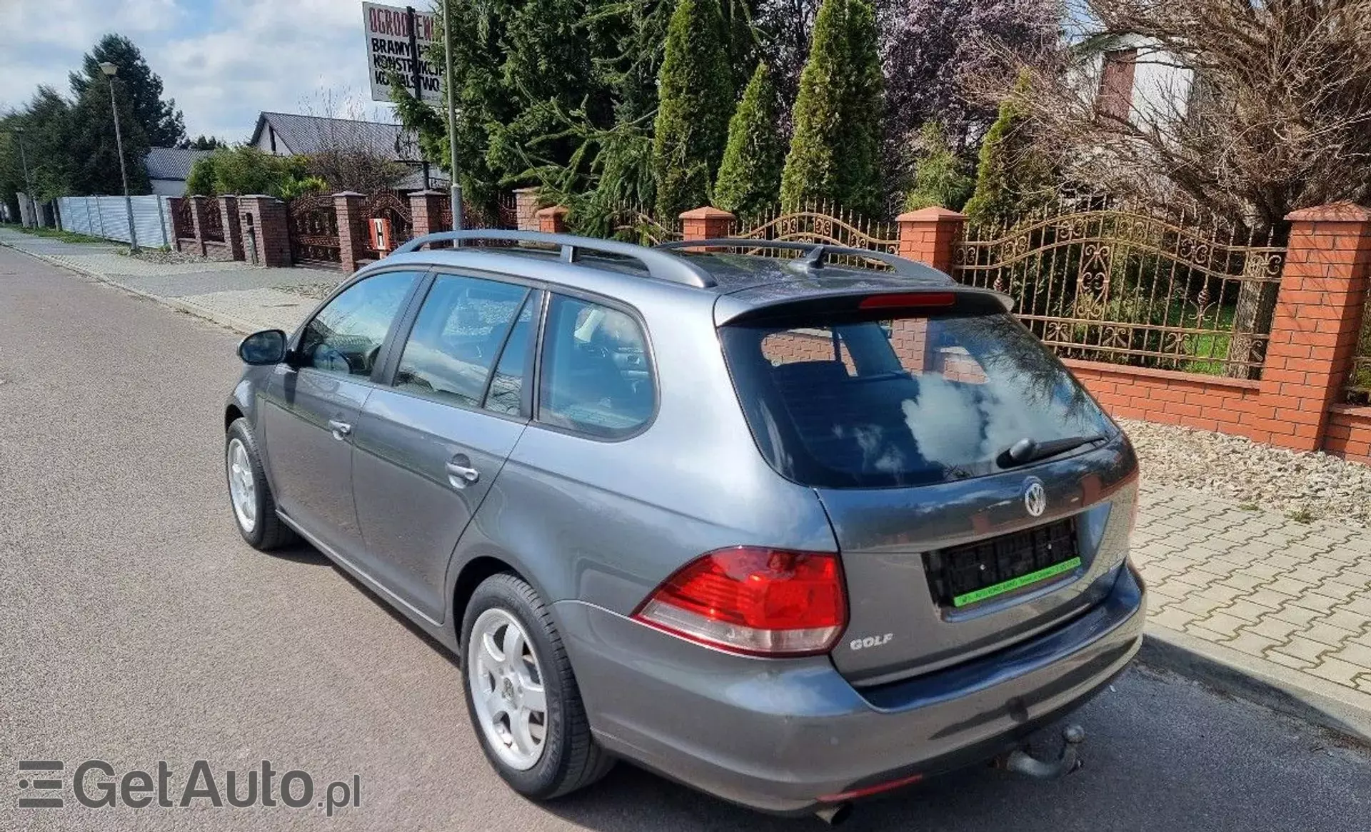 VOLKSWAGEN Golf 1.6 TDI (105 KM)