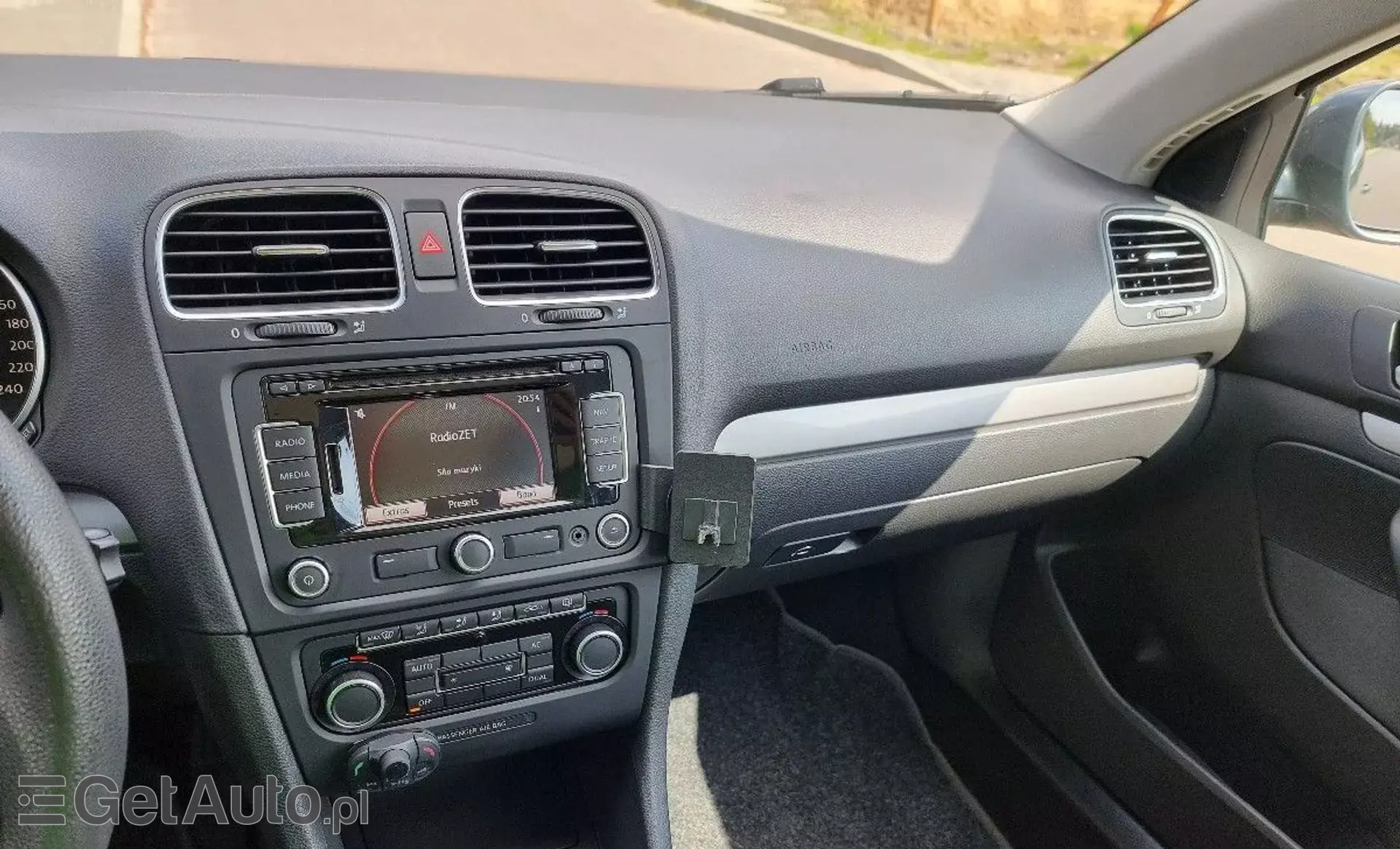 VOLKSWAGEN Golf 1.6 TDI (105 KM)