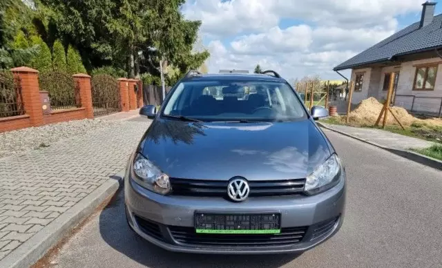 VOLKSWAGEN Golf 1.6 TDI (105 KM)