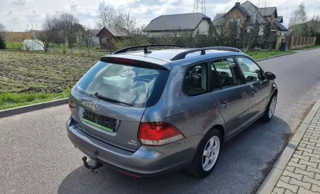 VOLKSWAGEN Golf 1.6 TDI (105 KM)