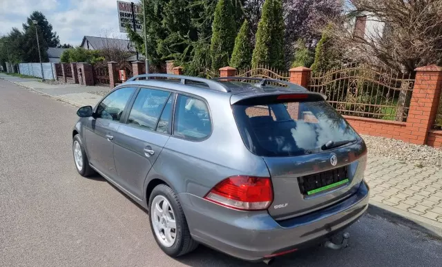 VOLKSWAGEN Golf 1.6 TDI (105 KM)