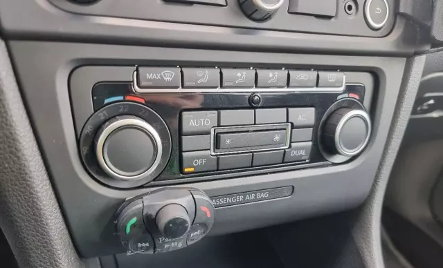 VOLKSWAGEN Golf 1.6 TDI (105 KM)