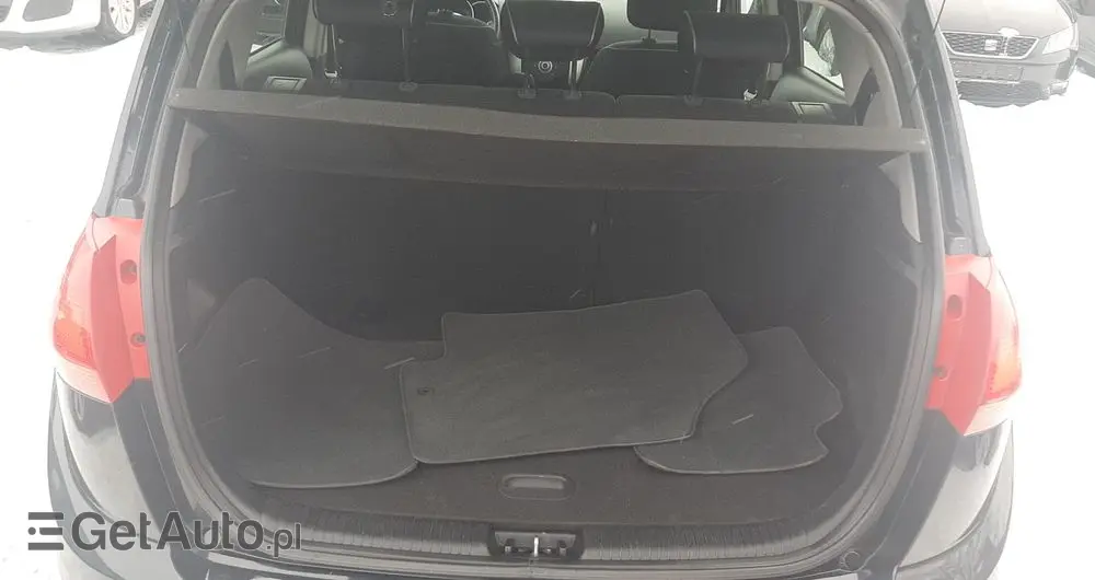 KIA Venga 1.4 CRDi 90 ISG Edition 7