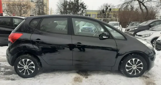 KIA Venga 1.4 CRDi 90 ISG Edition 7
