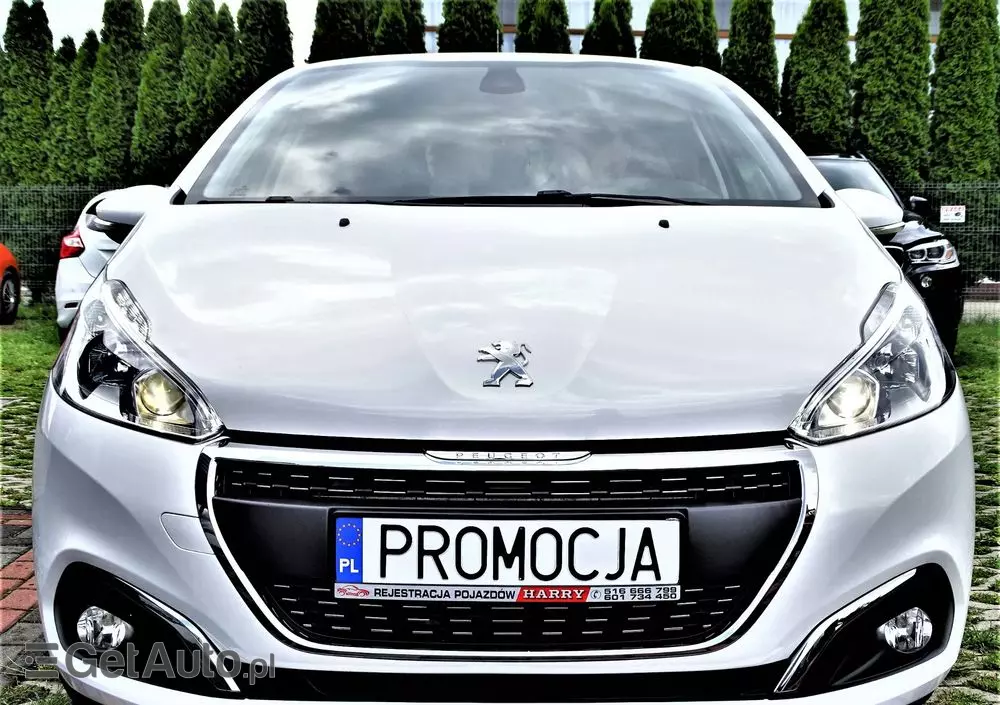 PEUGEOT 208 PureTech 82 Stop & Start Signature
