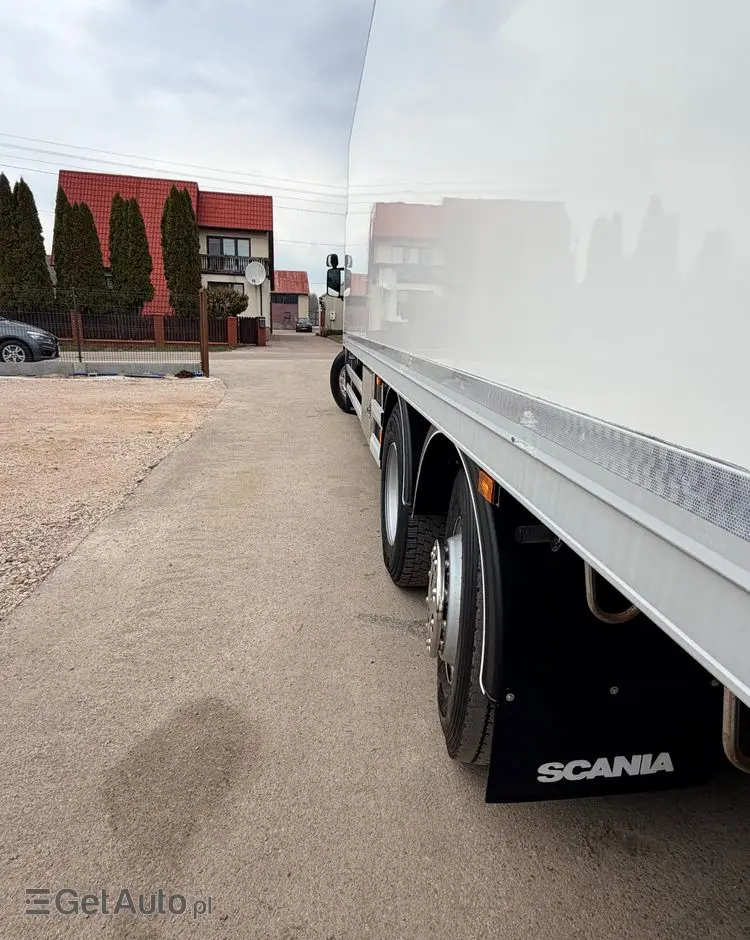 SCANIA Scania P 450 / CHŁODNIA + WINDA / 23 PALETY / EURO6 / OŚ SKRĘTNA / CARRIER/ ASO 