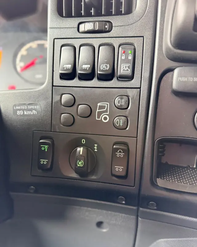 SCANIA Scania P 450 / CHŁODNIA + WINDA / 23 PALETY / EURO6 / OŚ SKRĘTNA / CARRIER/ ASO 