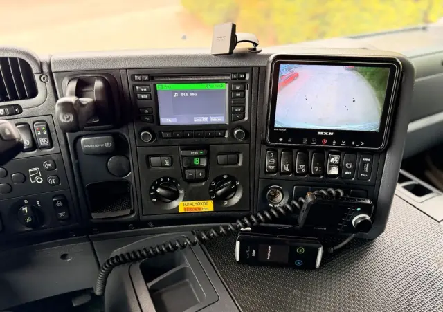 SCANIA Scania P 450 / CHŁODNIA + WINDA / 23 PALETY / EURO6 / OŚ SKRĘTNA / CARRIER/ ASO 