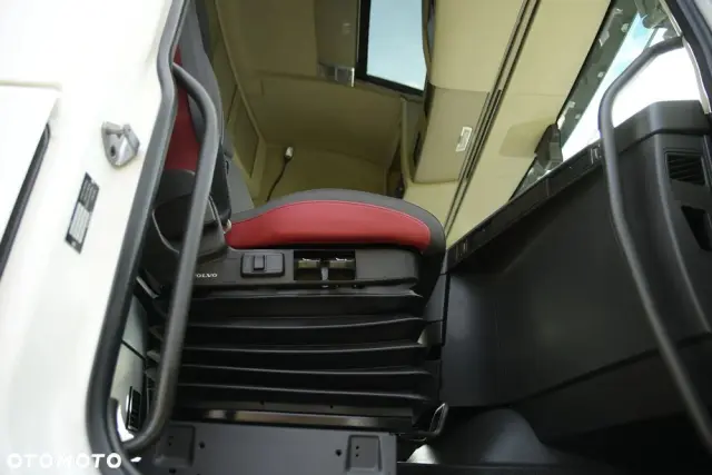 VOLVO FH 500///* 2019///* PRZEB. JEDYNE 311 TYŚ///* HDS///* PALFINGER PK 23.001L///* OŚ SKRĘTNA///ROTATOR///* CHWYTAK///* WAGA///* STAN BARDZO DOBRY 