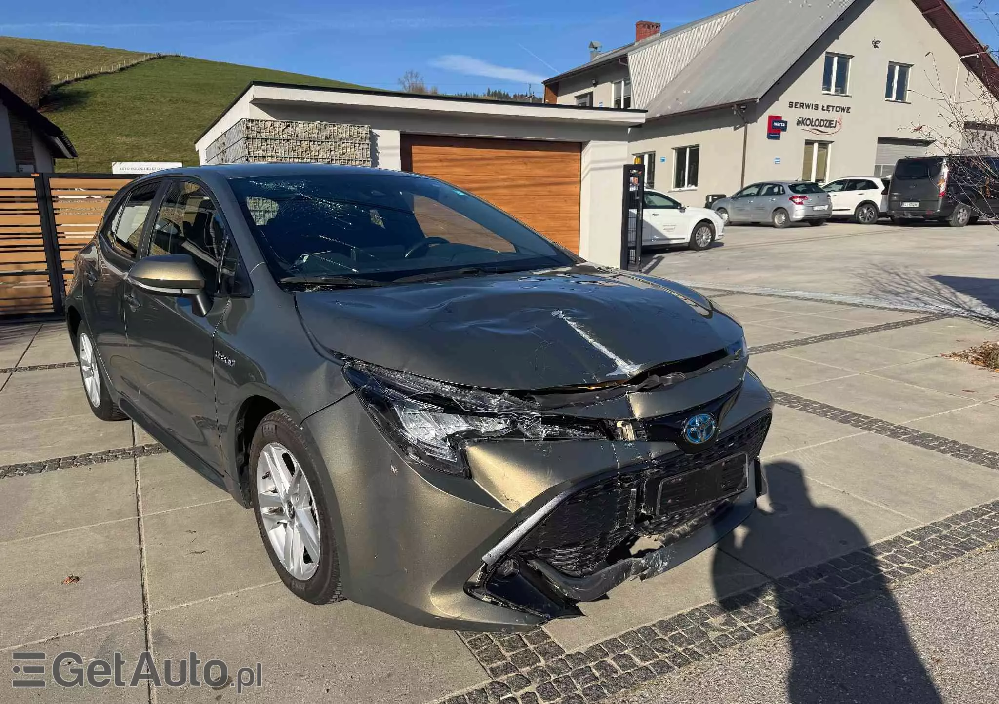 TOYOTA Corolla 1.8 Hybrid Selection