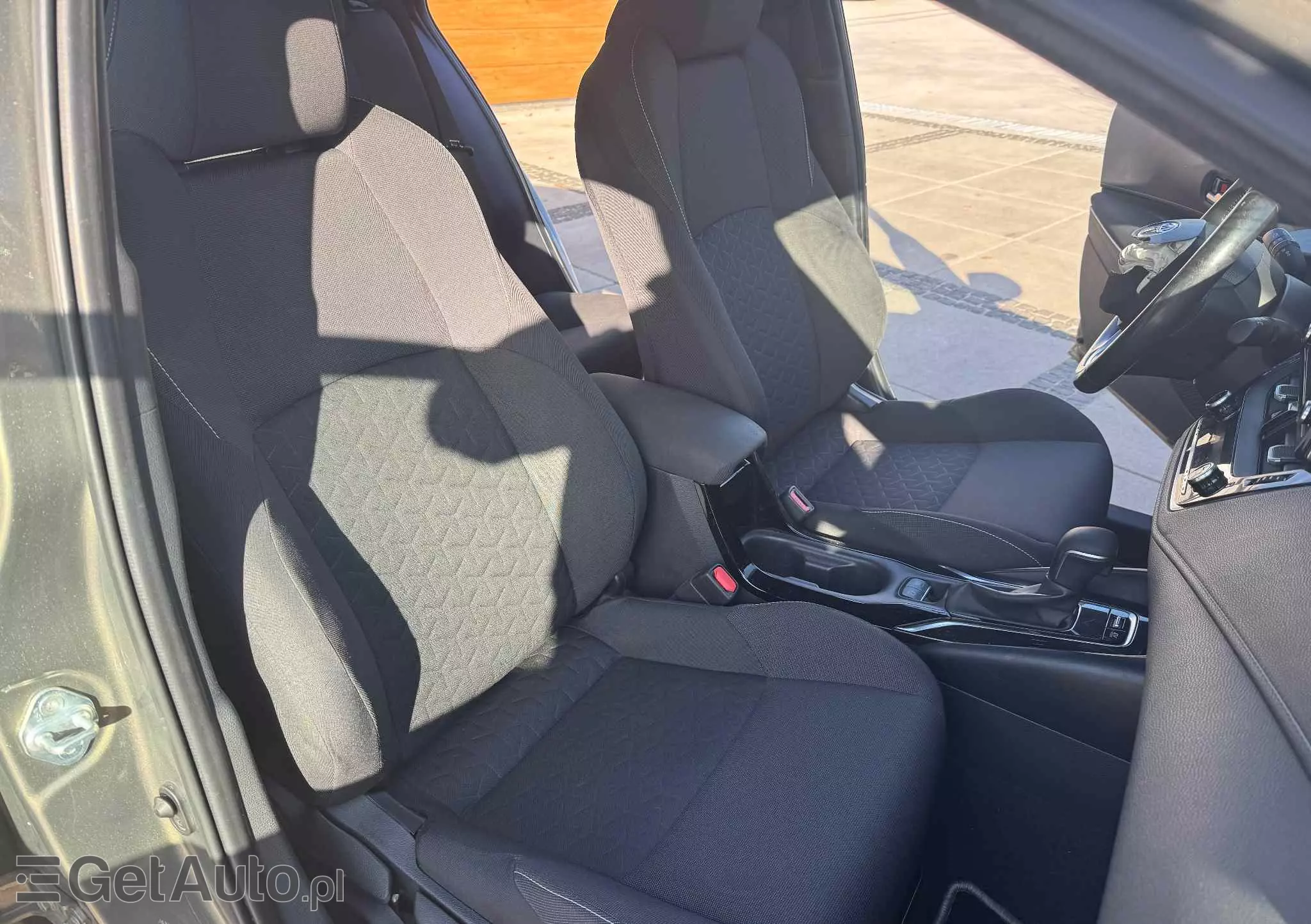 TOYOTA Corolla 1.8 Hybrid Selection