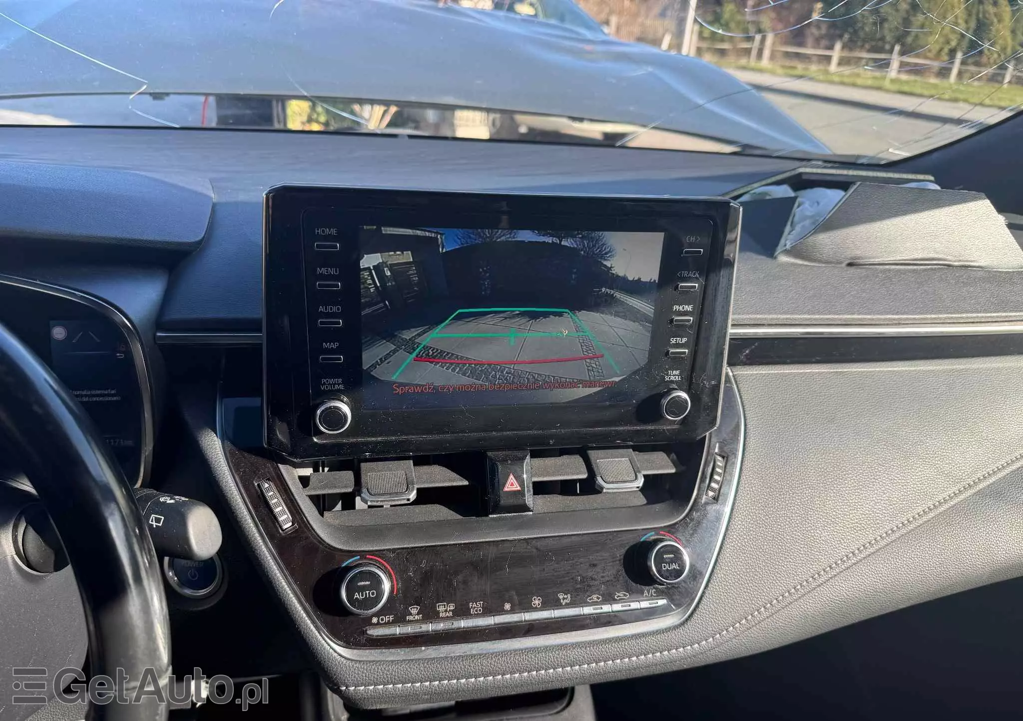 TOYOTA Corolla 1.8 Hybrid Selection