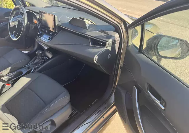 TOYOTA Corolla 1.8 Hybrid Selection