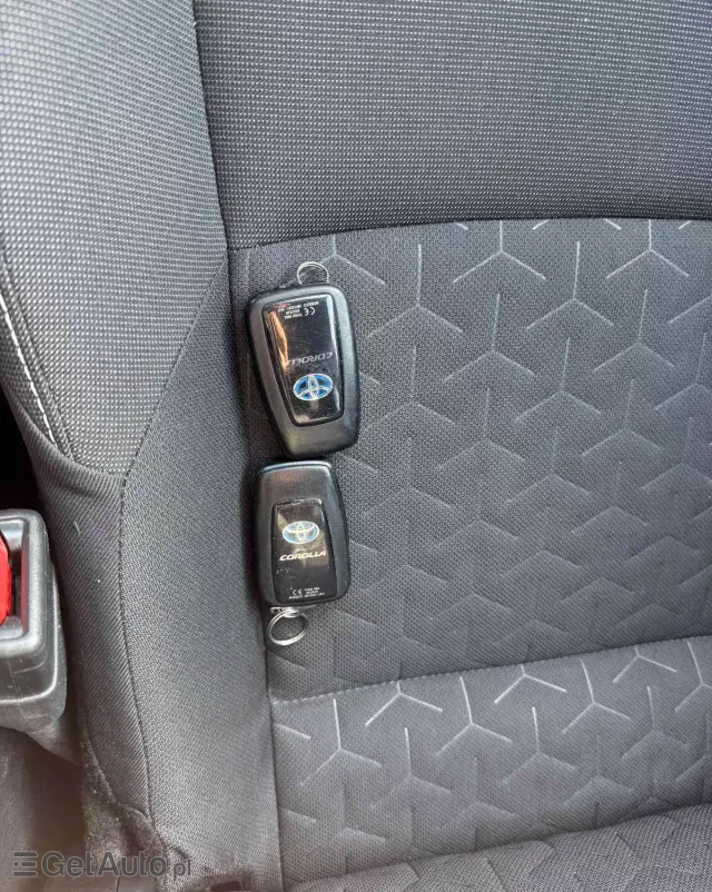 TOYOTA Corolla 1.8 Hybrid Selection