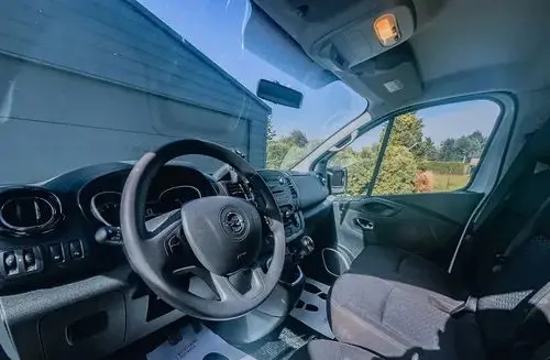 OPEL Vivaro 