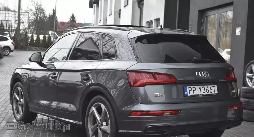 AUDI Q5 
