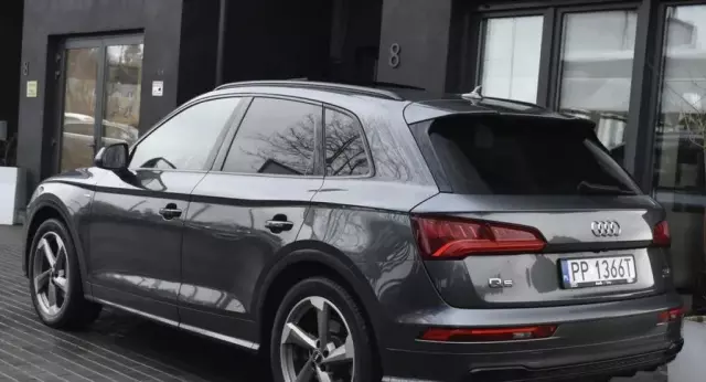 AUDI Q5 