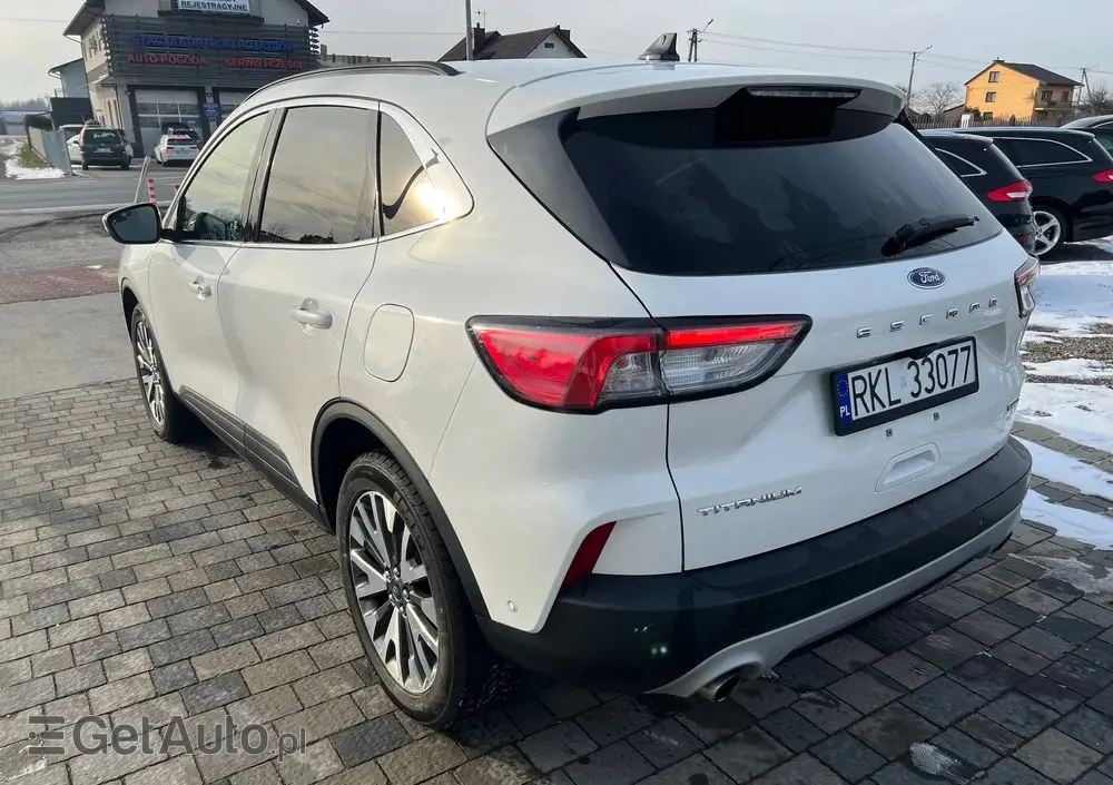 FORD Kuga 2.5 Duratec FHEV 4x4 TITANIUM