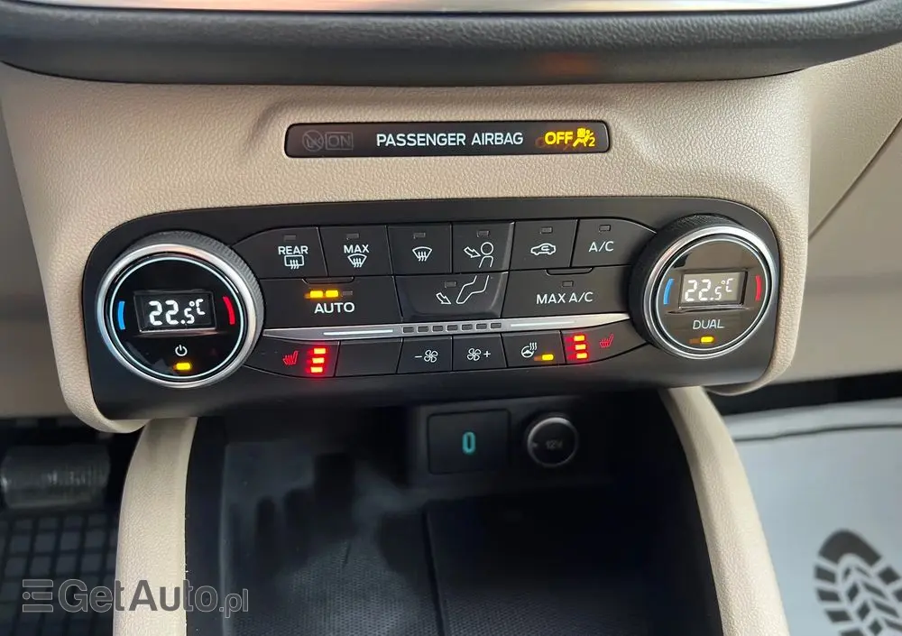 FORD Kuga 2.5 Duratec FHEV 4x4 TITANIUM