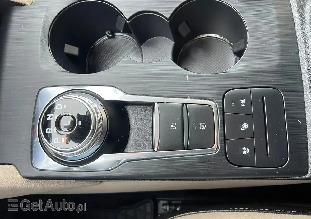 FORD Kuga 2.5 Duratec FHEV 4x4 TITANIUM