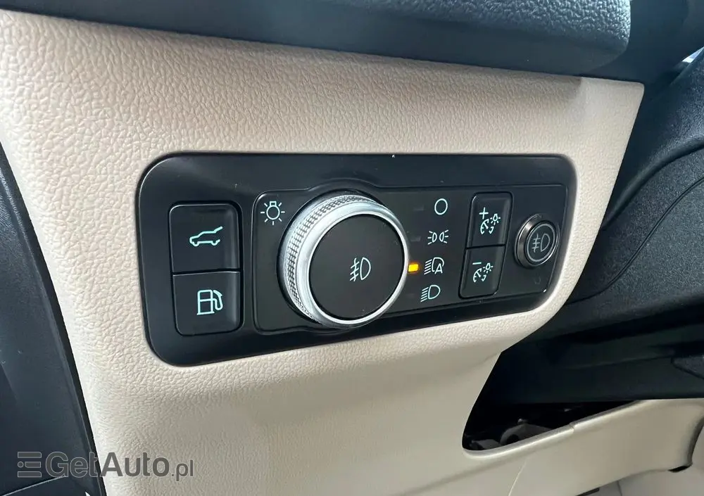 FORD Kuga 2.5 Duratec FHEV 4x4 TITANIUM