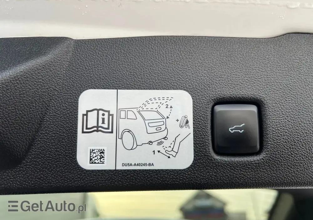 FORD Kuga 2.5 Duratec FHEV 4x4 TITANIUM