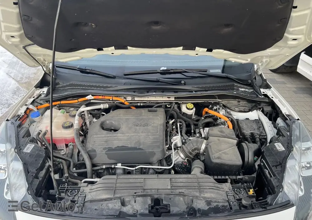 FORD Kuga 2.5 Duratec FHEV 4x4 TITANIUM