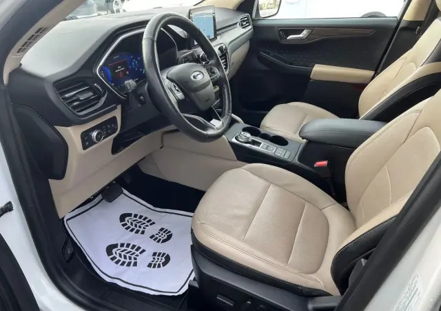 FORD Kuga 2.5 Duratec FHEV 4x4 TITANIUM