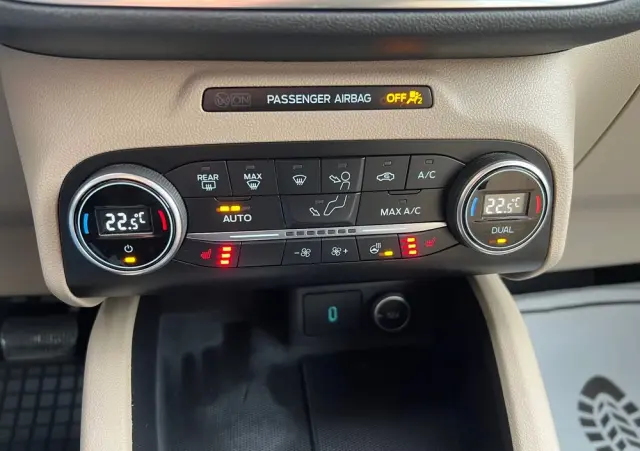 FORD Kuga 2.5 Duratec FHEV 4x4 TITANIUM